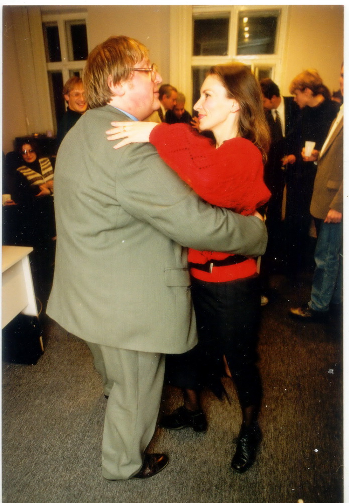 Гэта я ў БДГ, 1999 год, апошні мой Дзень народзінаў у БДГ, мы танчым са Стэфаніяй Каліноўскай. Прыгожая, праўда?
