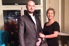 Жена Аркадия Бабченко впервые рассказала СМИ о покушении на мужа, его "воскрешении" и семье
