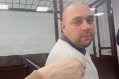 Журналист «Сильных новостей» Денис Якштас после 15 суток получил еще и 20 б.в. штрафа. Он на свободе