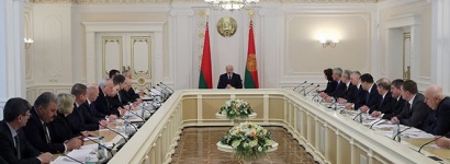 Как белорусское ТВ манипулирует новостями о COVID-19, оправдывая линию Лукашенко