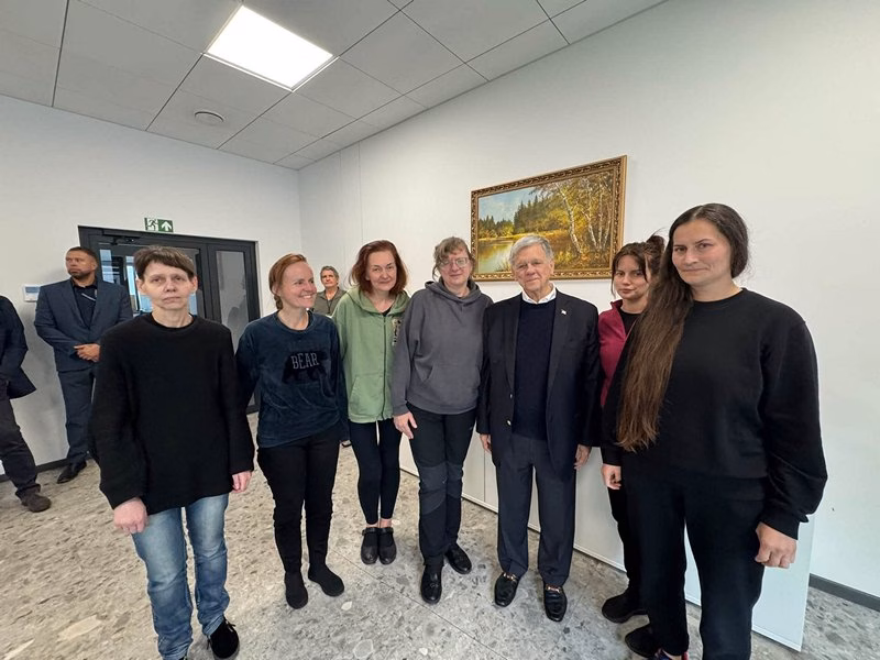Спецпасланніца МЗС Літвы па сувязях з дэмакратычнай Беларуссю Аста Андрыяўскене апублікавала на сваёй старонцы ў Facebook першыя фота палітвязняў з мяжы